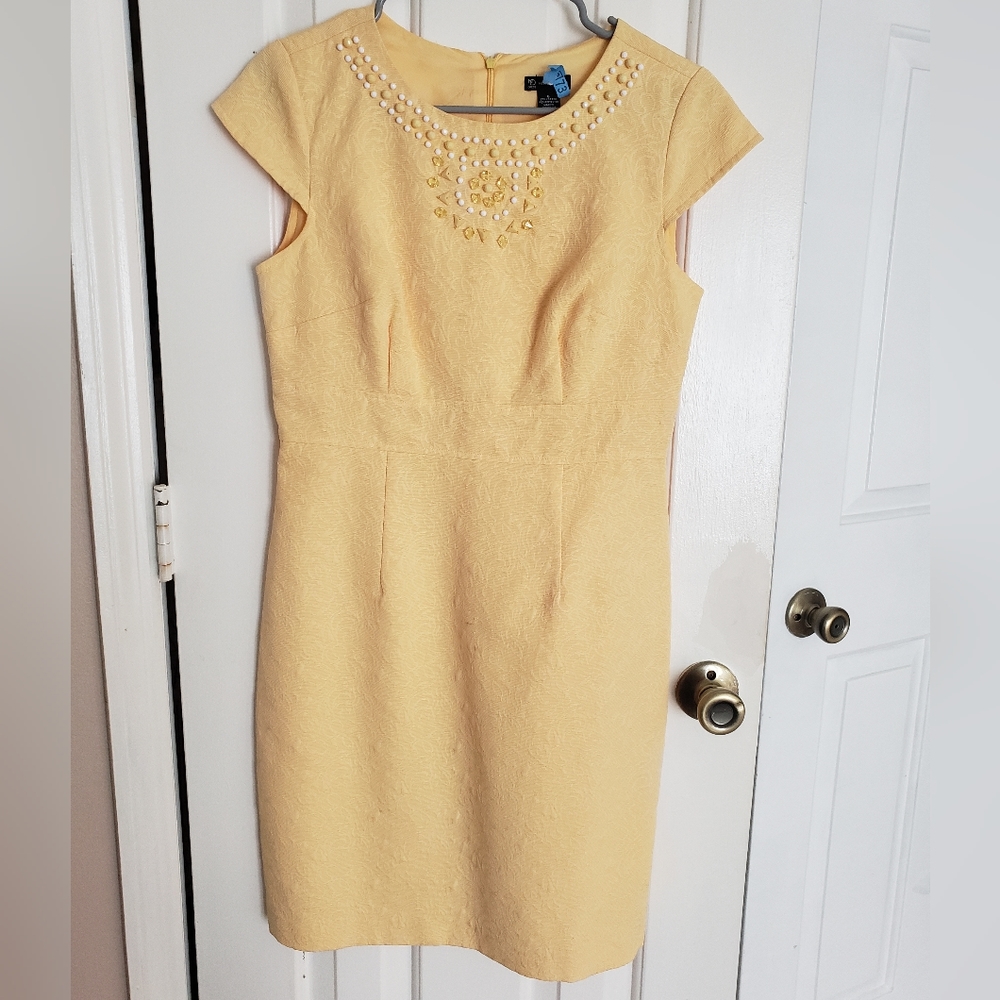 💛New Directions yellow cap sleeve scoop neck beaded dress size 6